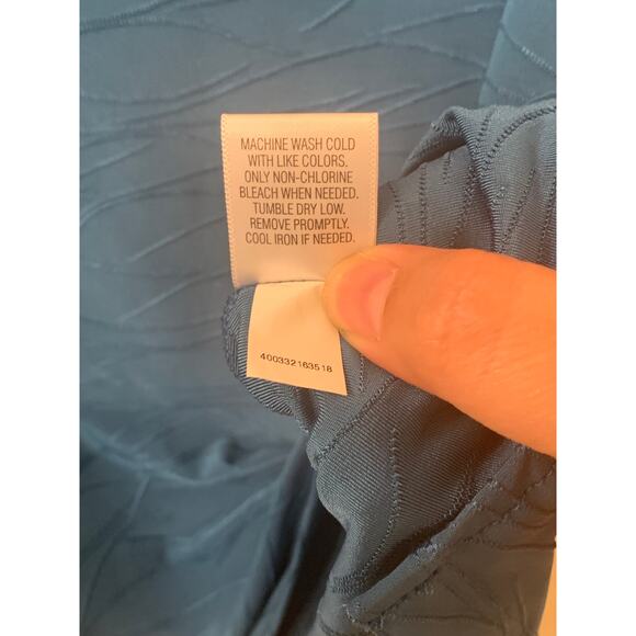 Croft & Barrow Woman's Blue 3/4 Length Sleeve Pull Over Shirt, Size Medium - Picture 6 of 11